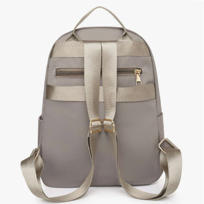 Dollcini Stílusos Női Hátizsák – Vízálló, Elegáns és Praktikus