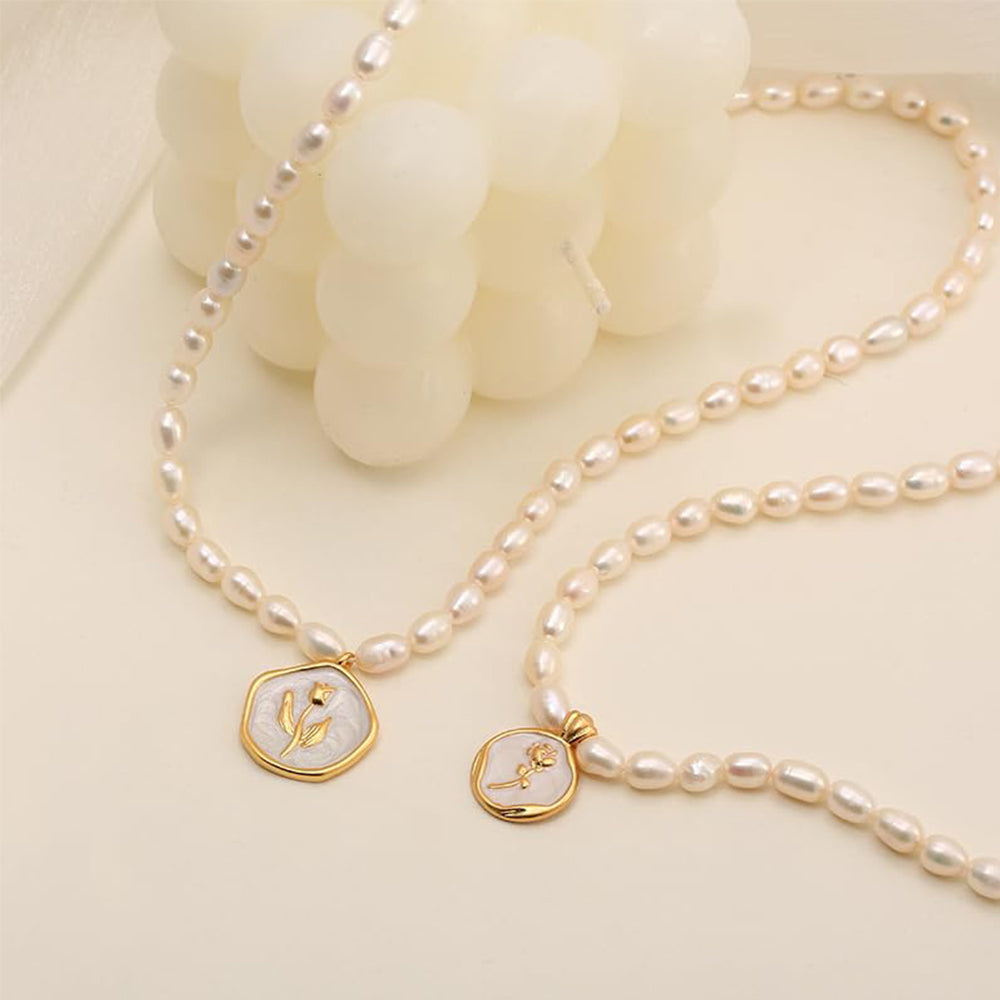 Dollcini Pearl Gyöngy Nyaklánc Virág Medállal – Rózsa vagy Tulipán