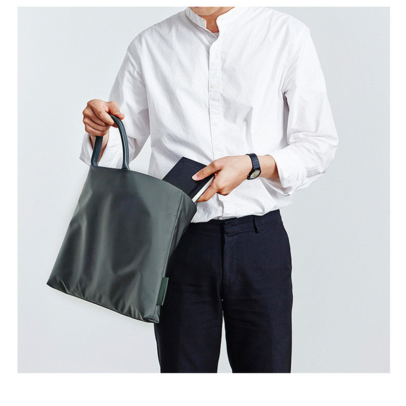 Dollcini Vízálló Laptoptáska – Stílusos és Tartós, Napi Használatra